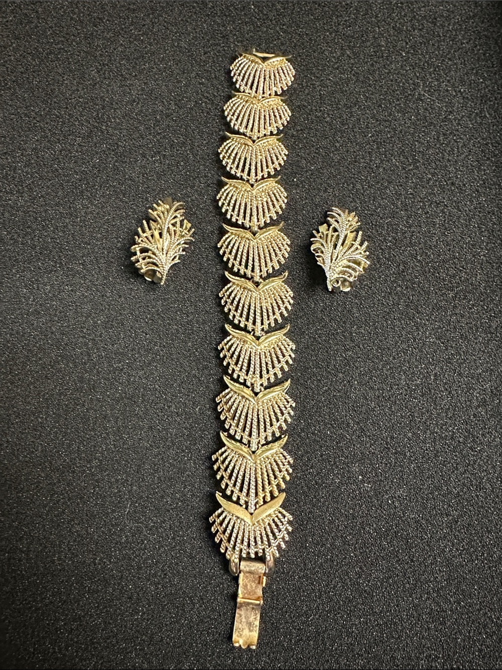 Vintage Coro Pegasus Gold-Tone Fan Wing Bracelet Earring Set Mid Century